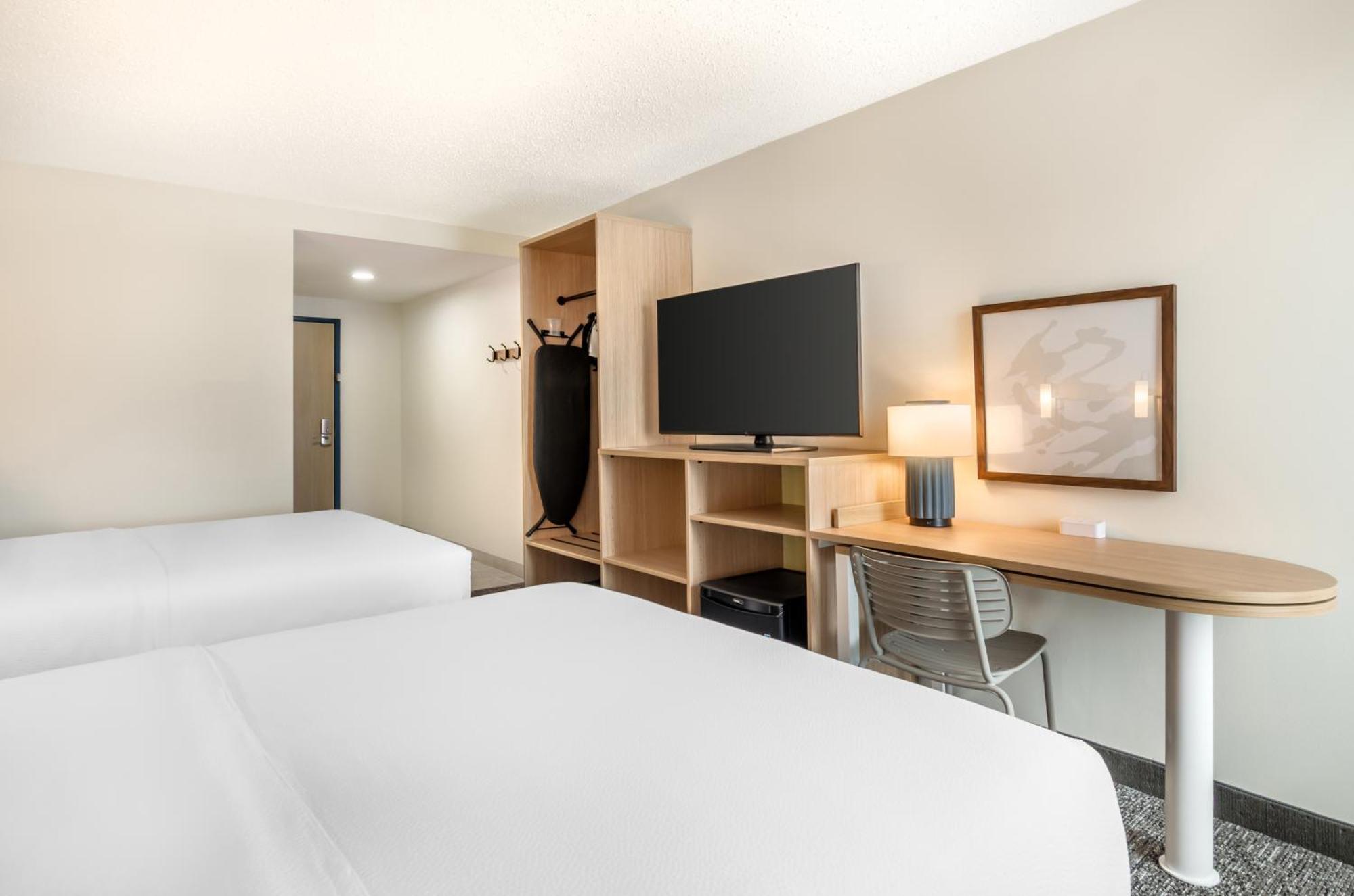 Spark By Hilton Roanoke Airport Exterior photo