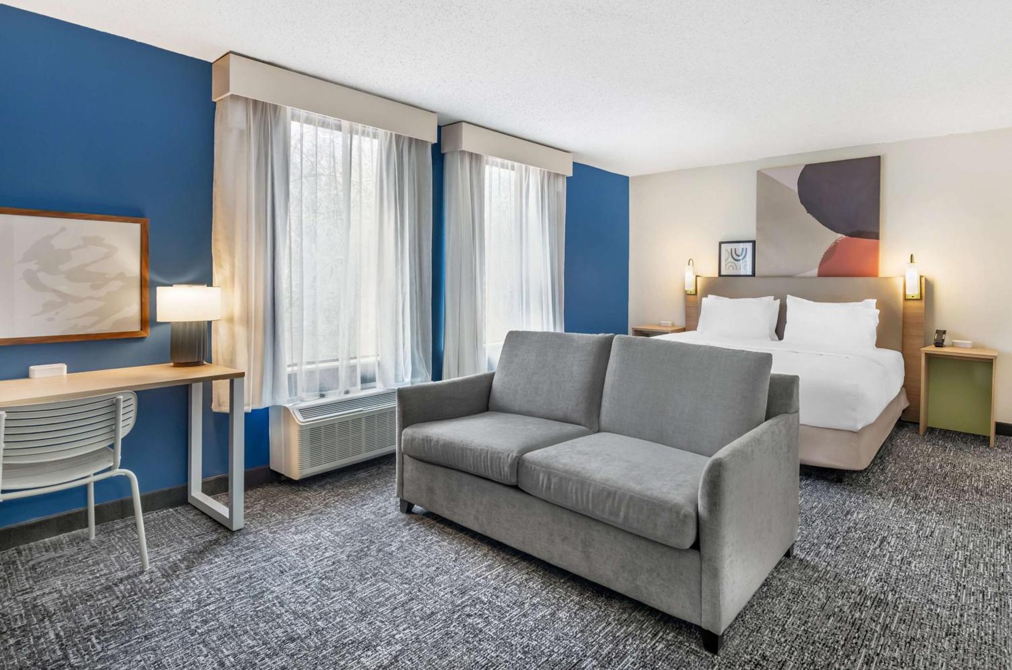 Spark By Hilton Roanoke Airport Exterior photo