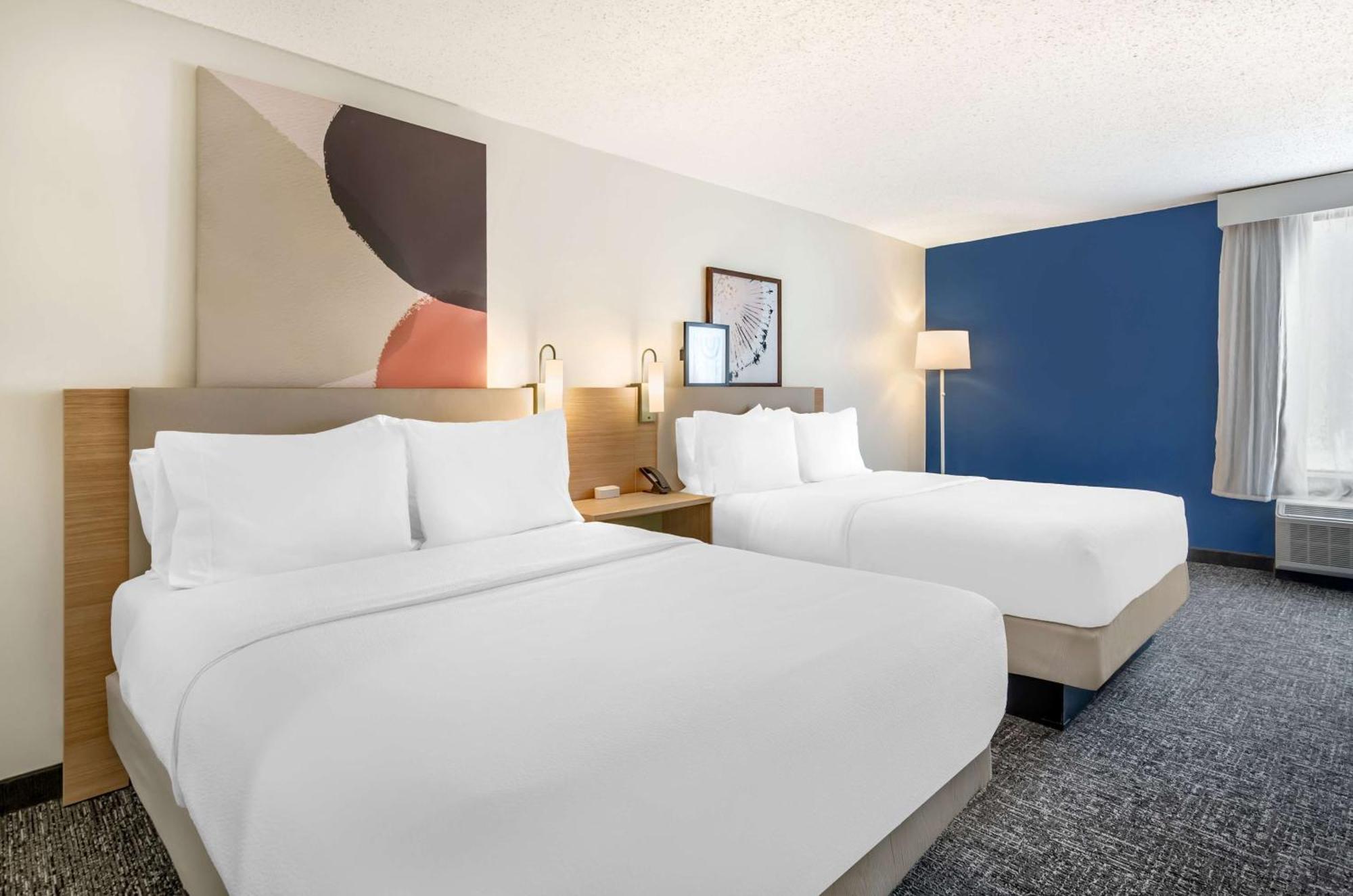 Spark By Hilton Roanoke Airport Exterior photo